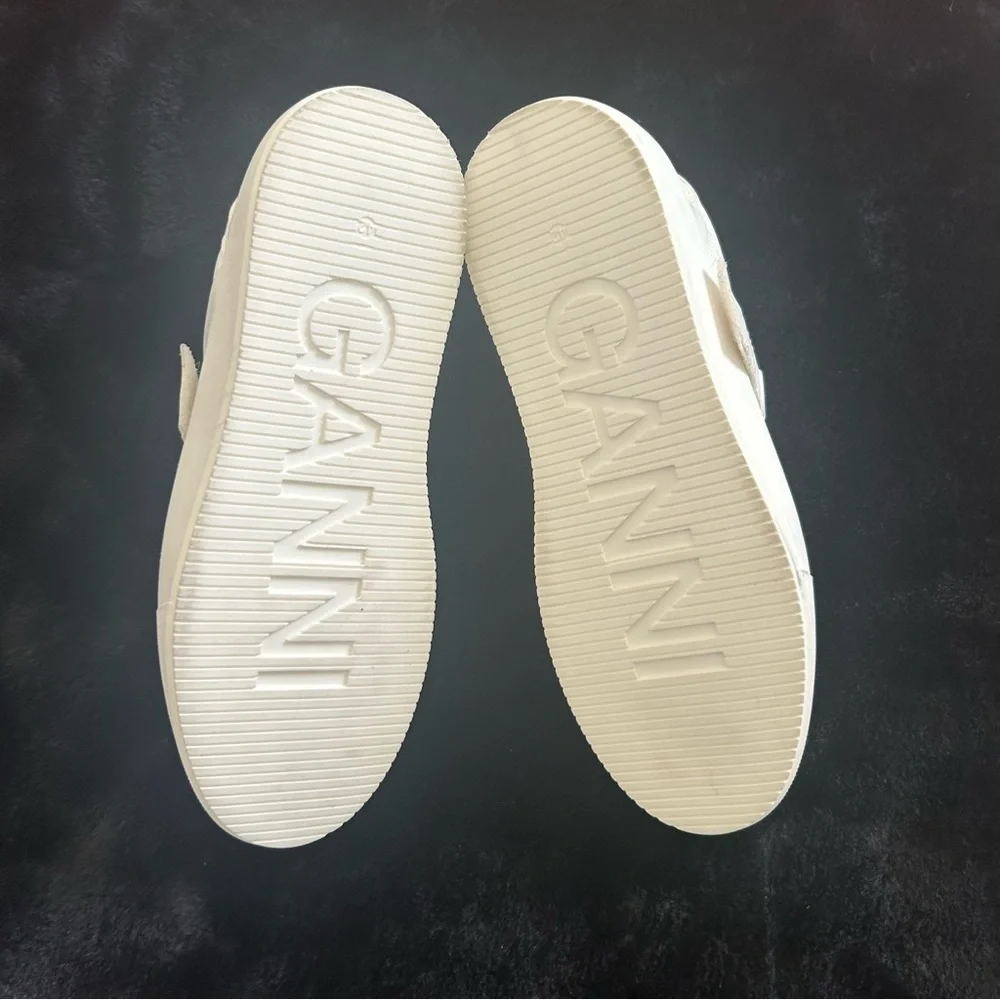 NWOB Ganni logo-patch low-top sneakers in White